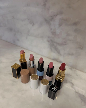 A cover of "inspo" cluster. The owner is isasaldamakeup. The cluster consists of 2 elements.