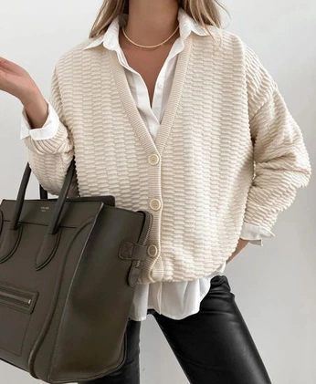 A cover of "winter outfits" cluster. The owner is pollei. The cluster consists of 23 elements.