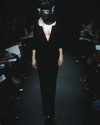 A cover of "Of runway" cluster. The owner is steffziaaaa. The cluster consists of 3 elements.