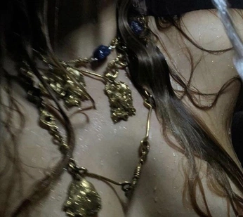 A cover of "𝑎𝑟𝑚𝑜𝑢𝑟．" cluster. The owner is theseeress. The cluster consists of 86 elements.