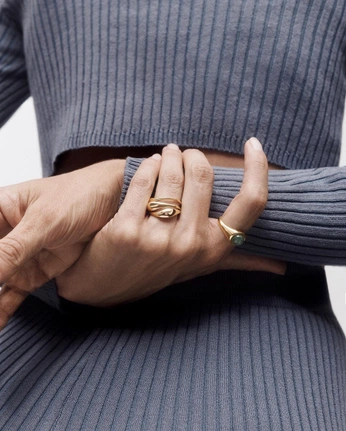 A cover of "Style" cluster. The owner is brunaahre. The cluster consists of 12 elements.