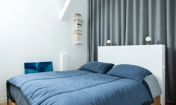 A cover of "House" cluster. The owner is aymar. The cluster consists of 7 elements.