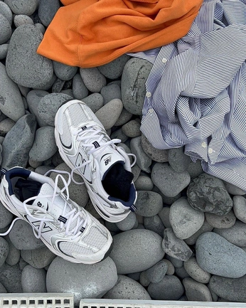 A cover of "iné" cluster. The owner is bloomingnarciss. The cluster consists of 15 elements.