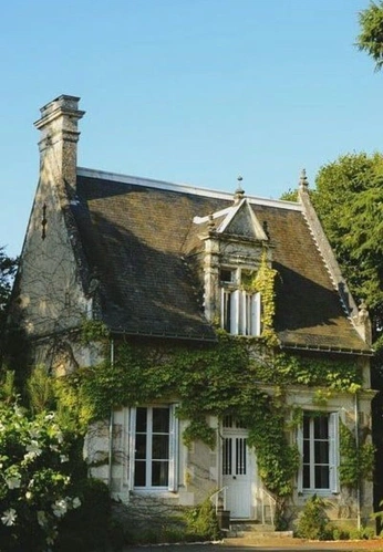 A cover of "Home" cluster. The owner is sarahnichole. The cluster consists of 5 elements.