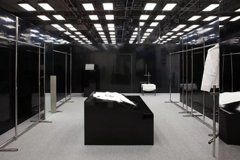 A cover of "POPUPS // RETAIL" cluster. The owner is dvnmultimedia. The cluster consists of 9 elements.