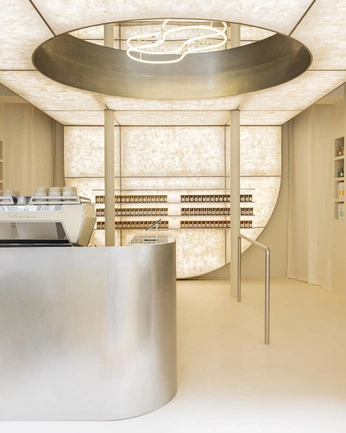 A cover of "brand shop" cluster. The owner is mouseline. The cluster consists of 30 elements.