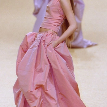 A cover of "runway fashion" cluster. The owner is sarahelianne. The cluster consists of 107 elements.