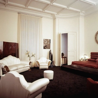 A cover of "classy interior design" cluster. The owner is whatevahappened. The cluster consists of 9 elements.