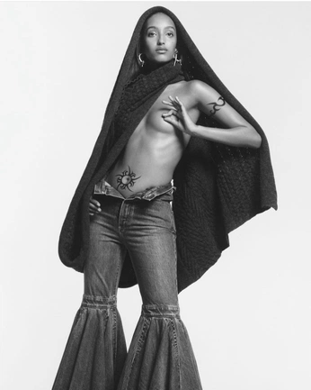 A cover of "Oracle Codes" cluster. The owner is lianamcarbone. The cluster consists of 222 elements.