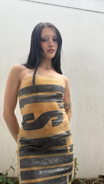 A cover of "drip" cluster. The owner is valezzzka. The cluster consists of 1 element.