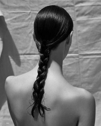 A cover of "B&W Model" cluster. The owner is jadan. The cluster consists of 17 elements.