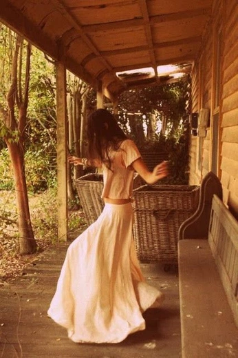 A cover of "outfits🤗" cluster. The owner is binacolada. The cluster consists of 34 elements.