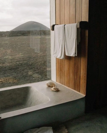 A cover of "pacific northwest" cluster. The owner is marianacaro. The cluster consists of 2 elements.