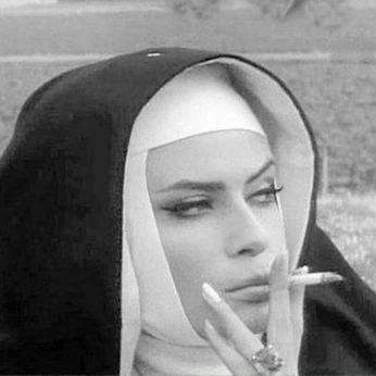 A cover of "Chaotica" cluster. The owner is loramipsum. The cluster consists of 2 elements.