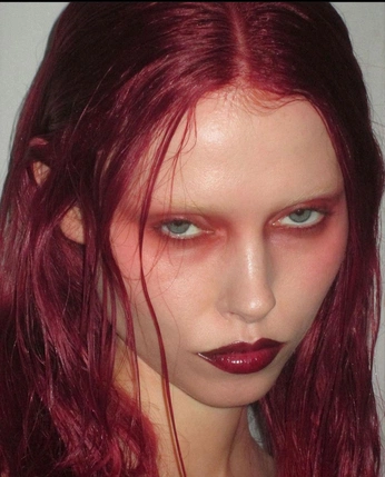 A cover of "Dye" cluster. The owner is darkerdaes. The cluster consists of 1 element.