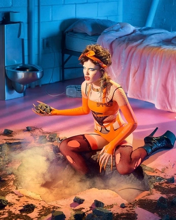 A cover of "Pol Kurucz" cluster. The owner is luxblues. The cluster description is "French photographer with a background in theatre.". The cluster consists of 11 elements.