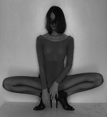 A cover of "Pose" cluster. The owner is candyrisha. The cluster consists of 1 element.