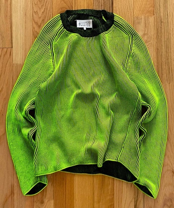 A cover of "ropa" cluster. The owner is housefield. The cluster consists of 27 elements.