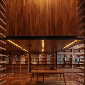 A cover of "Frank Lloyd wright VC" cluster. The owner is avery.galvin. The cluster consists of 22 elements.