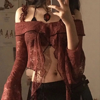 A cover of "Outfits" cluster. The owner is scrxpz. The cluster consists of 46 elements.