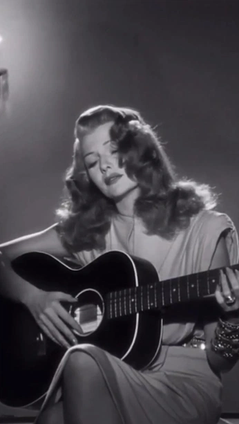 A cover of "Clips" cluster. The owner is ivanaroo. The cluster consists of 2 elements.