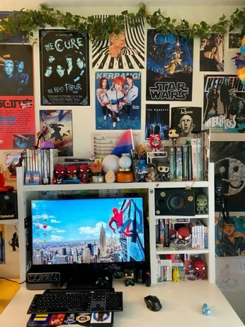 A cover of "silly room :p" cluster. The owner is ratlo. The cluster consists of 4 elements.