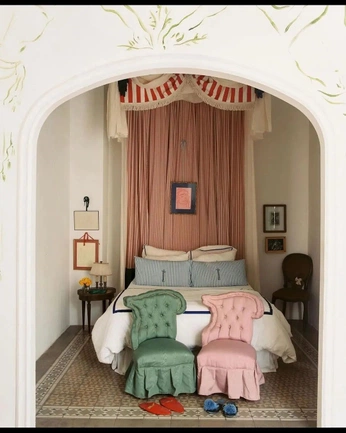 A cover of "BEDROOM" cluster. The owner is heajphoto. The cluster consists of 4 elements.