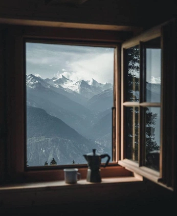 A cover of "window views." cluster. The owner is matchaforsu. The cluster consists of 17 elements.