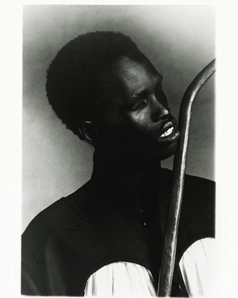 A cover of "Black" cluster. The owner is kosgei. The cluster consists of 4 elements.