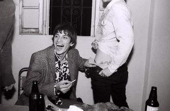 A cover of "photography ♡" cluster. The owner is naomey. The cluster consists of 20 elements.