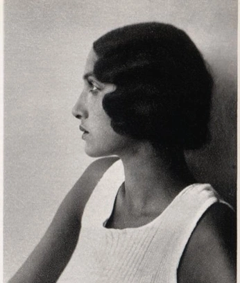 A cover of "References" cluster. The owner is merrinwinkel. The cluster consists of 2 elements.