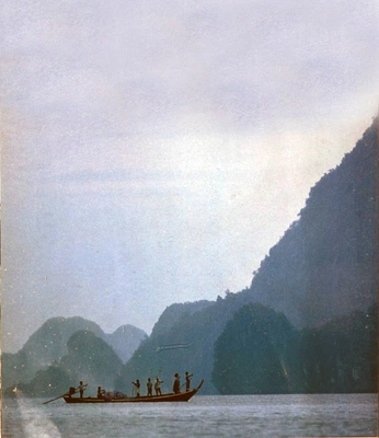 A cover of "Asia" cluster. The owner is maarathen. The cluster consists of 20 elements.