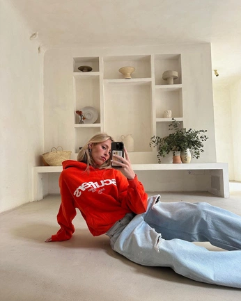 A cover of "Comeback Shoot" cluster. The owner is ashjames. The cluster consists of 23 elements.