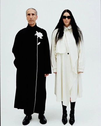 A cover of "Editorial" cluster. The owner is antoniad. The cluster consists of 1 element.