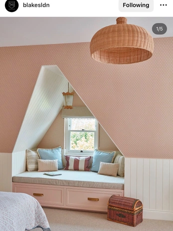 A cover of "Cosy nooks /home library" cluster. The owner is bethanyjanej. The cluster consists of 9 elements.