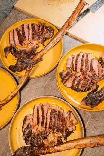 A cover of "Gogiya" cluster. The owner is misbahhhh. The cluster consists of 29 elements.