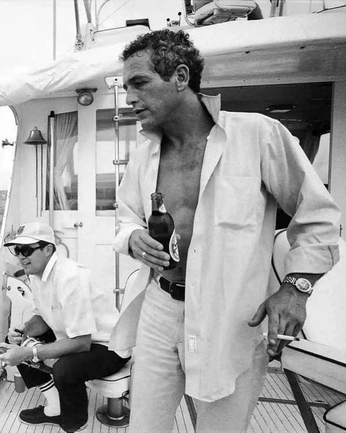 A cover of "Moi" cluster. The owner is kavya. The cluster consists of 20 elements.