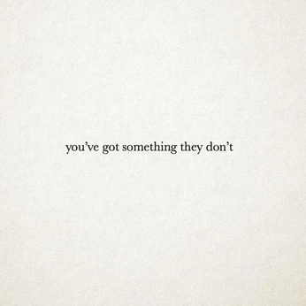 A cover of "Move forward" cluster. The owner is r3nee. The cluster description is "i need to be aware of these things ". The cluster consists of 29 elements.