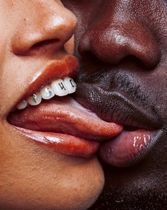 A cover of "Love" cluster. The owner is thetownie. The cluster consists of 2 elements.