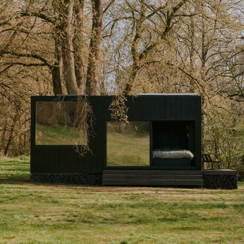 A cover of "Architecture" cluster. The owner is sarvesh. The cluster consists of 37 elements.