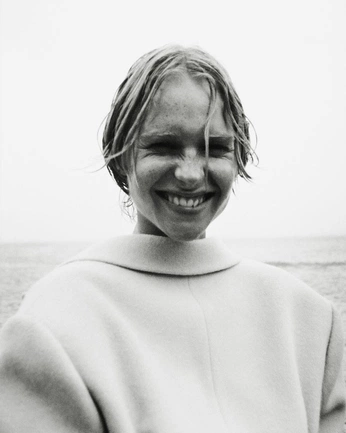 A cover of "Ageless Rain" cluster. The owner is bsclyme. The cluster consists of 7 elements.