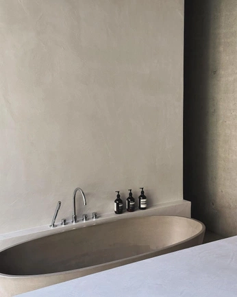 A cover of "b a t h" cluster. The owner is payaldasani. The cluster consists of 3 elements.