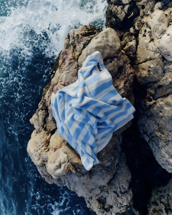 A cover of "TOALLAS" cluster. The owner is ferphilippe. The cluster consists of 18 elements.