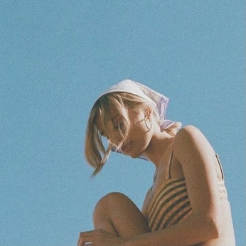 A cover of "Nautica" cluster. The owner is fievel. The cluster consists of 101 elements.