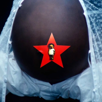 A cover of "inspo" cluster. The owner is dorapaphides. The cluster consists of 32 elements.