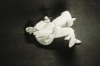 A cover of "bones" cluster. The owner is giacosuito. The cluster description is "creative and connected humans". The cluster consists of 71 elements.