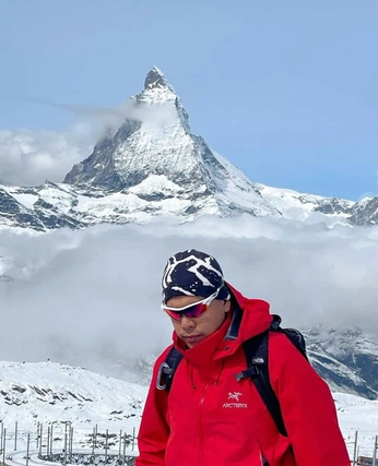 A cover of "humans in the wild" cluster. The owner is chath. The cluster consists of 2 elements.