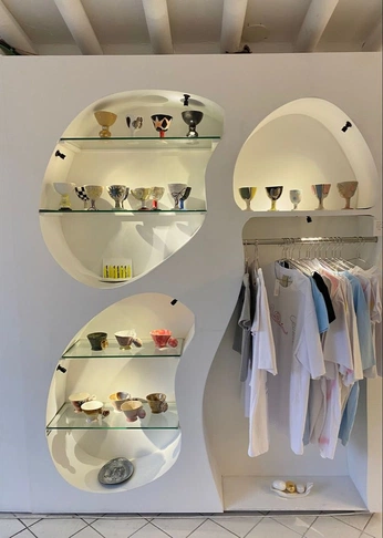 A cover of "echo concept store" cluster. The owner is bloomingnarciss. The cluster consists of 4 elements.