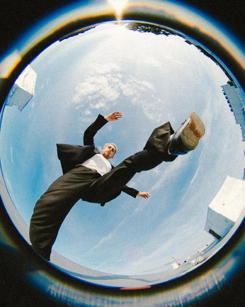 A cover of "Fish bowl" cluster. The owner is petezaoven. The cluster consists of 3 elements.