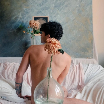 A cover of "Bloom" cluster. The owner is alexmanuel. The cluster consists of 116 elements.